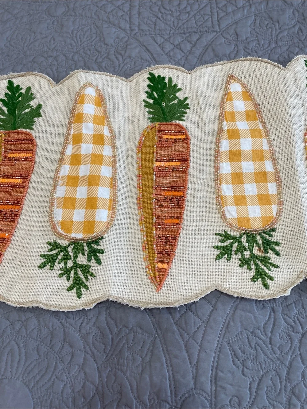 Easter table runner - Picture 5 of 12